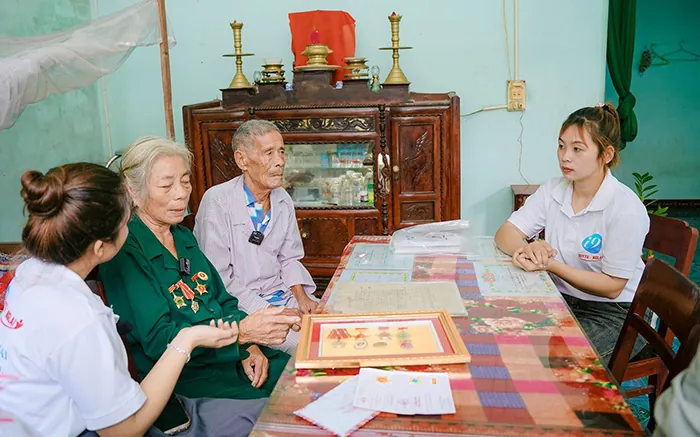 Hình ảnh đội ngũ chuyên gia của ok365, những người kiến tạo trải nghiệm cá cược vượt trội